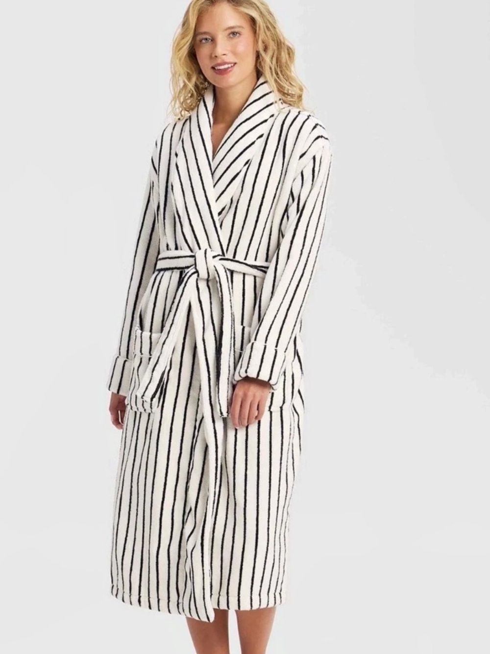 Cozy Earth Luxe Bath Robe White & Black